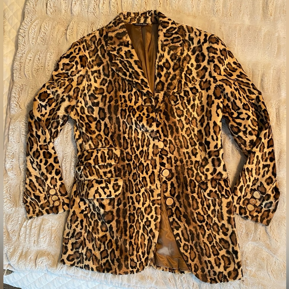 🔸VINTAGE🔸MOSCHINO leopard print blazer. Soft faux fur! Cheap&Chic ❤️